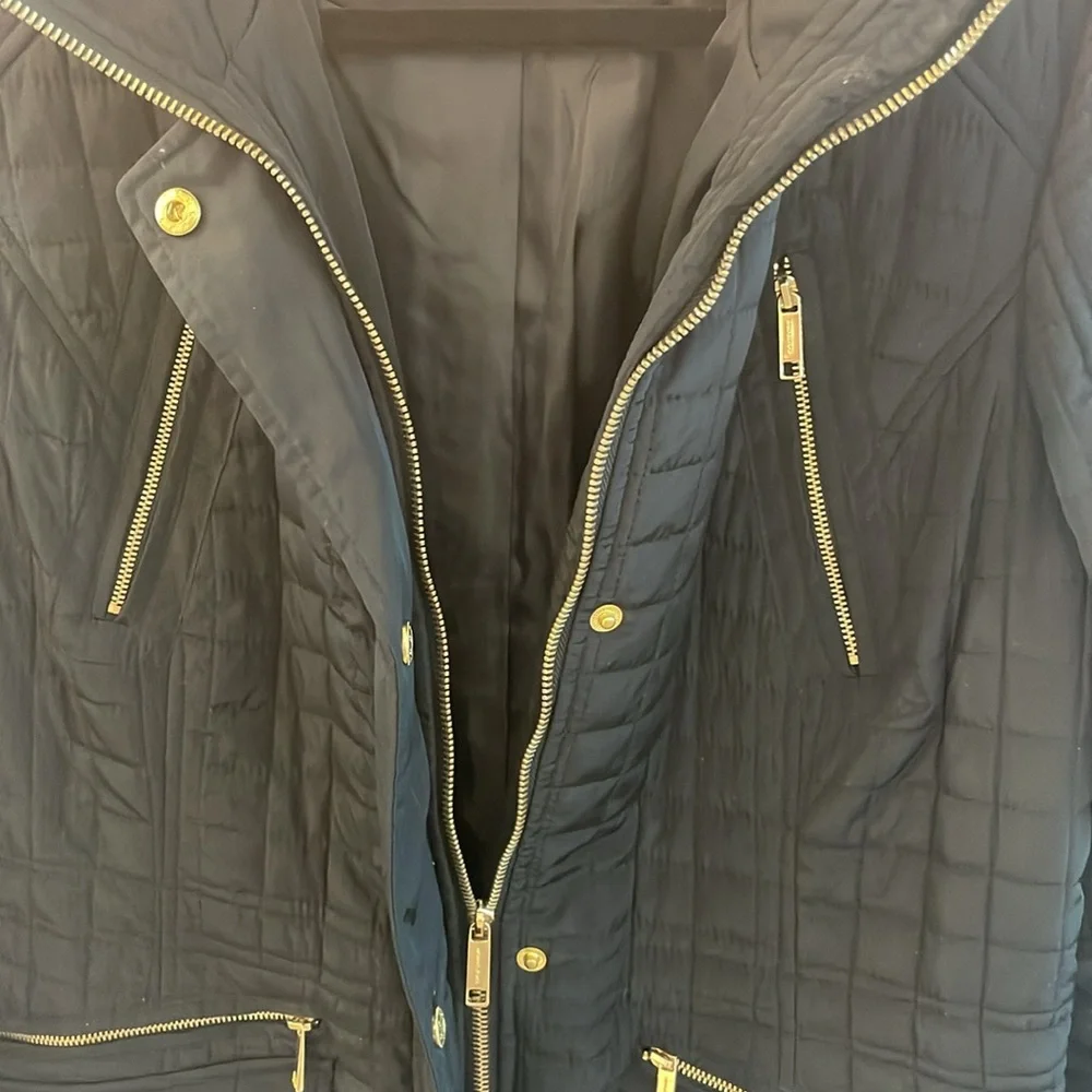 Michael Kors Women’s Size Medium Quilted Black Jacket with fold away hood